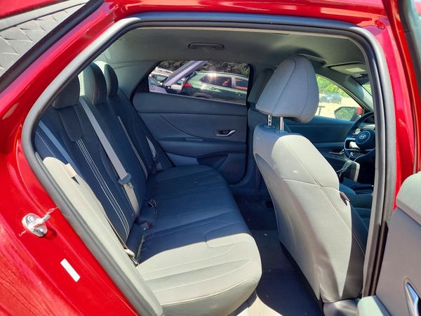 2024 HYUNDAI ELANTRA