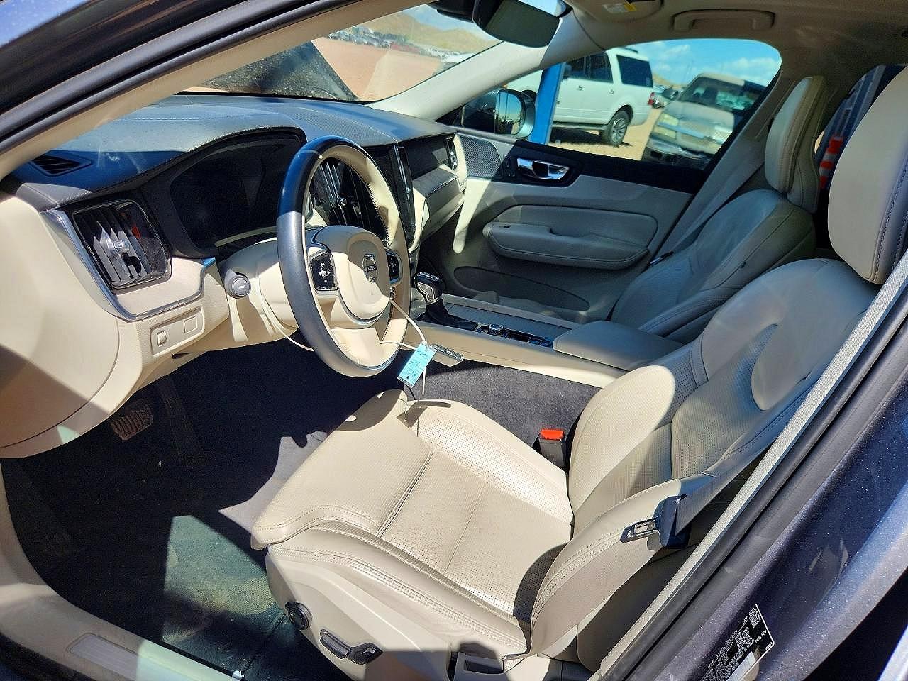 2021 VOLVO XC60 Inscription