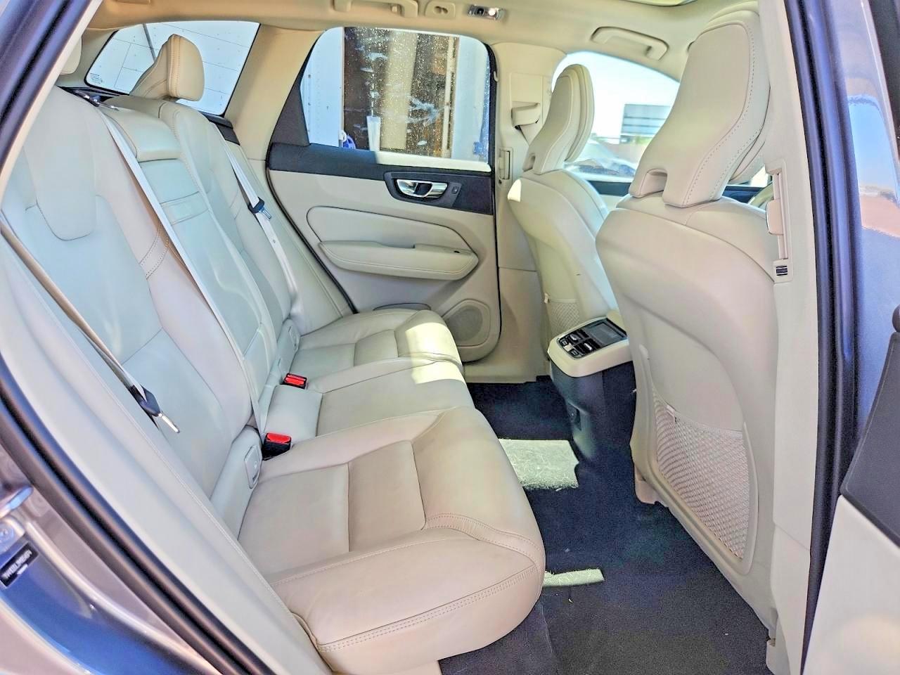 2021 VOLVO XC60 Inscription