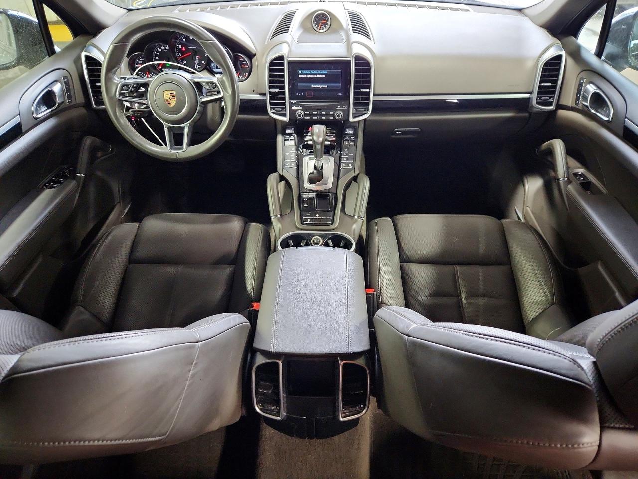 2017 PORSCHE CAYENNE