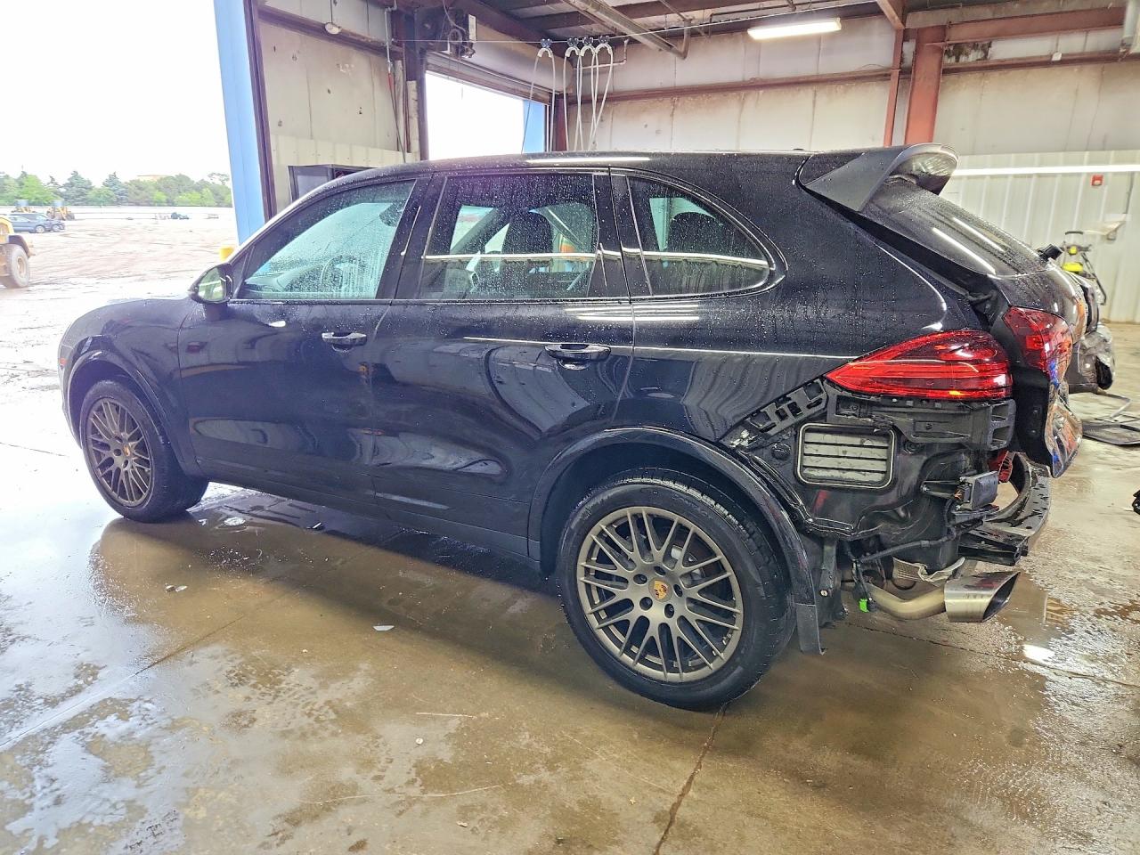 2017 PORSCHE CAYENNE