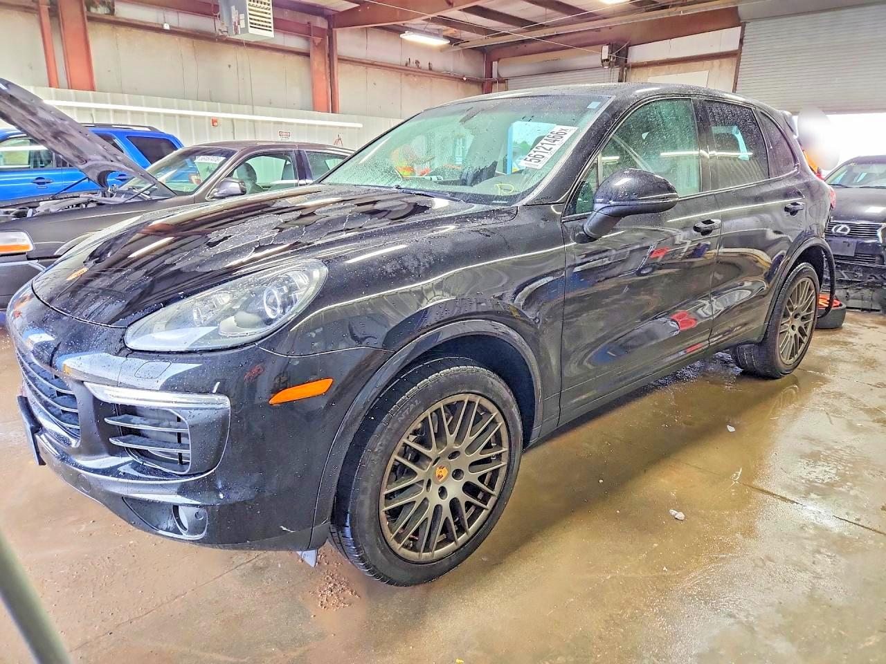 2017 PORSCHE CAYENNE