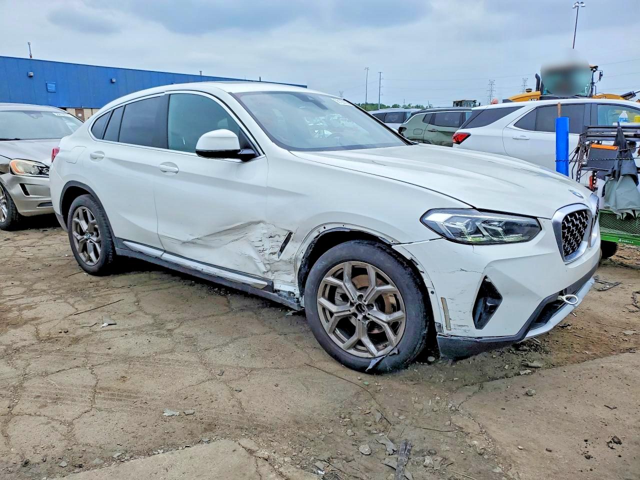 2024 BMW X4 xDrive30i