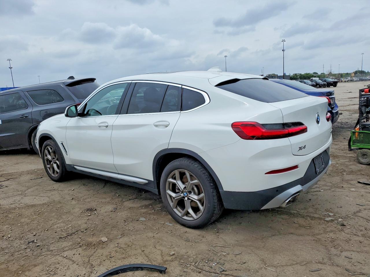 2024 BMW X4 xDrive30i