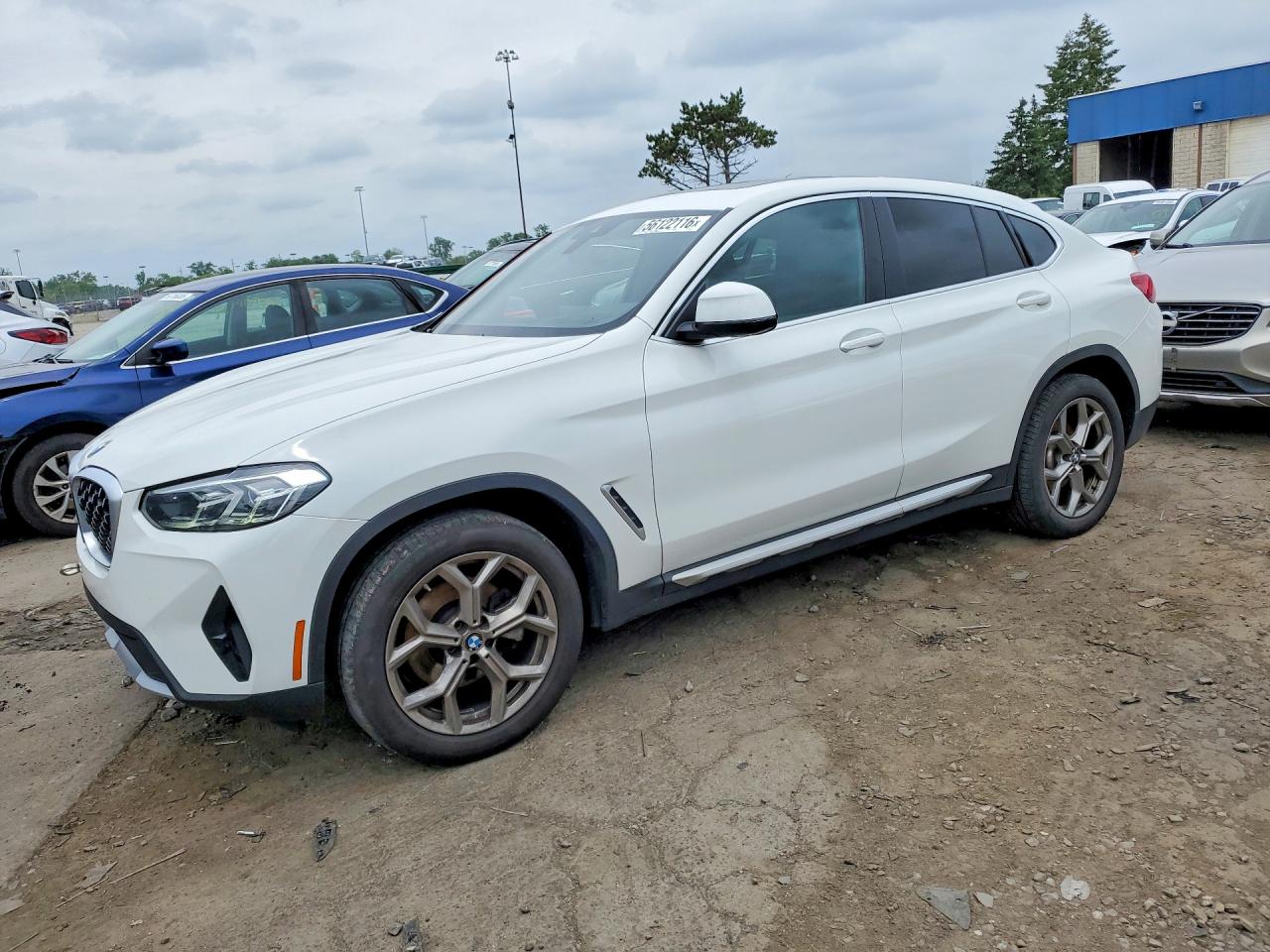 2024 BMW X4 xDrive30i