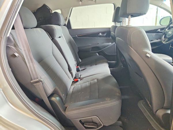 2018 KIA SORENTO L, LX