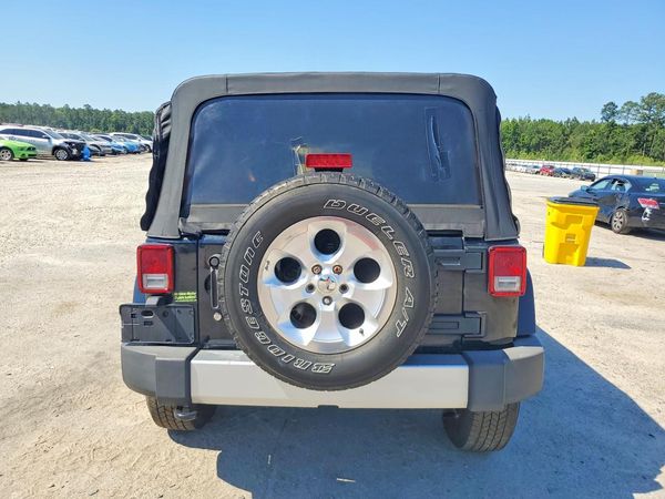 2015 JEEP WRANGLER UNLIMITED SAHARA 4X4