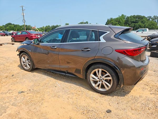 2017 INFINITI QX30