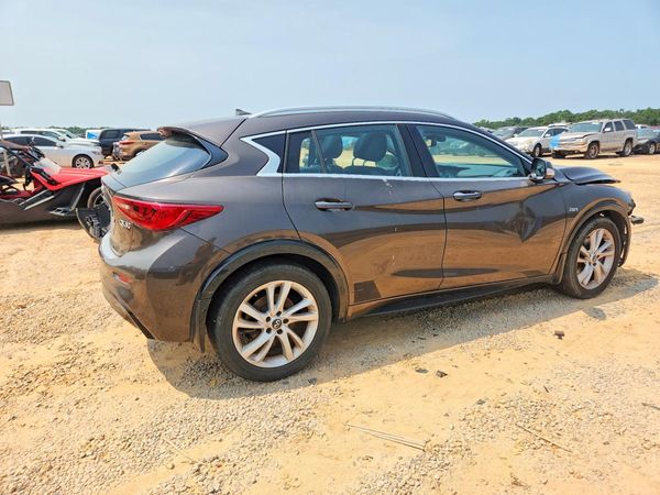 2017 INFINITI QX30