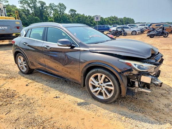 2017 INFINITI QX30