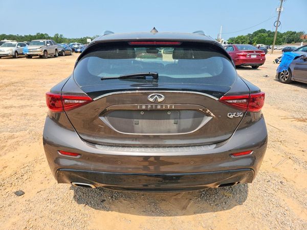 2017 INFINITI QX30
