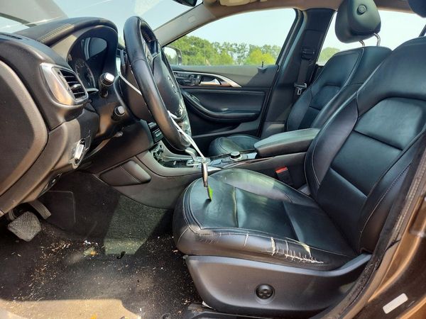 2017 INFINITI QX30