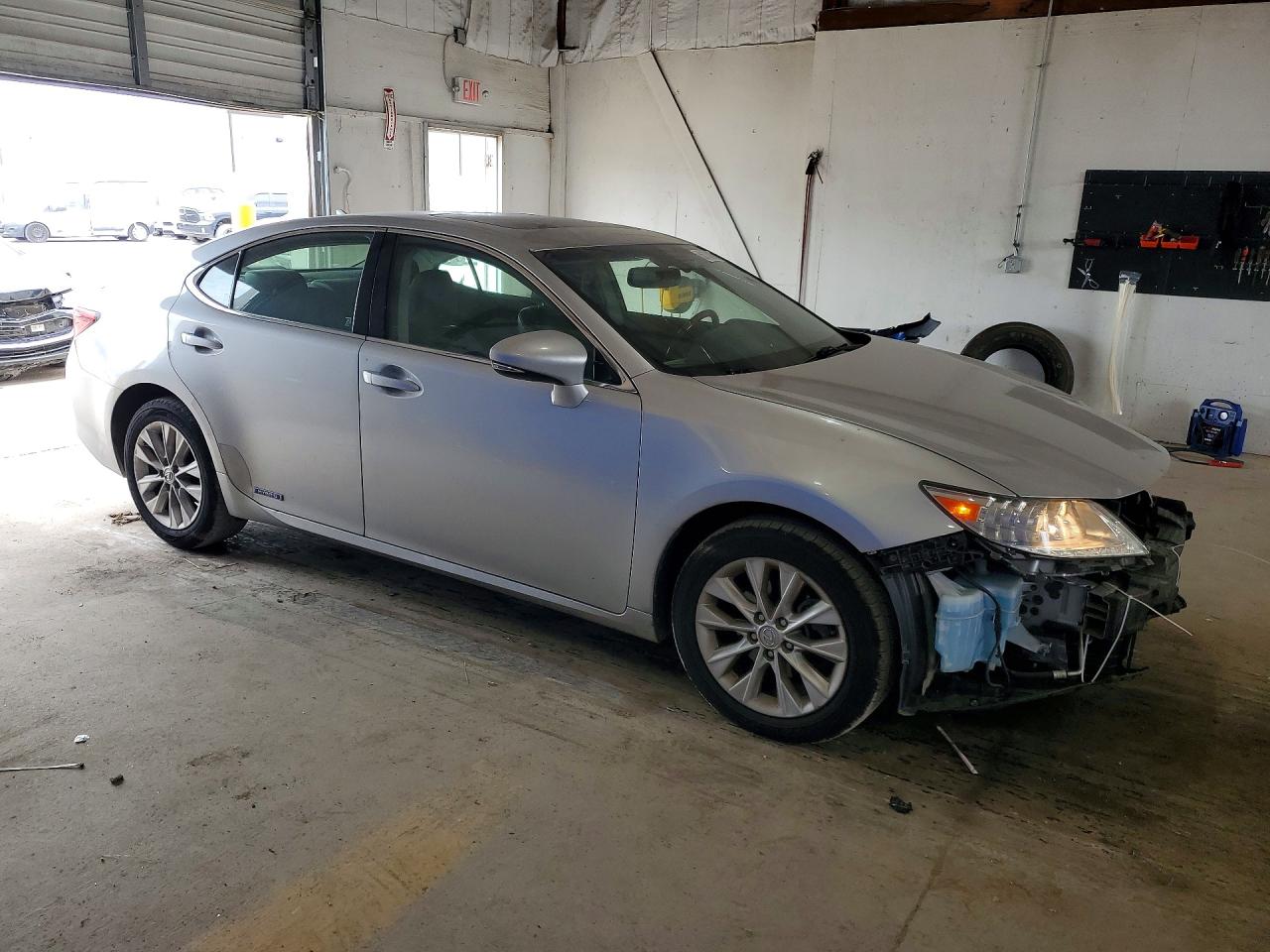 2013 LEXUS ES 300h