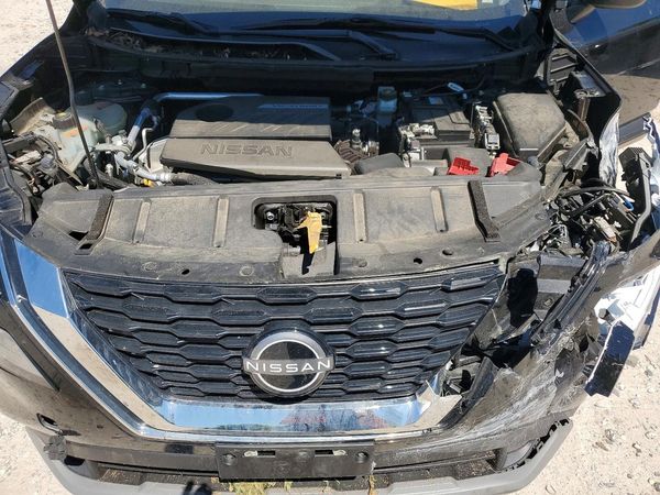 2023 NISSAN ROGUE SV — Engine bay