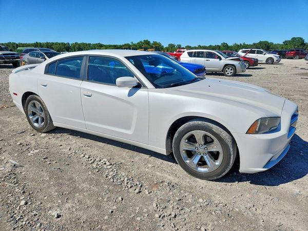 2013 DODGE CHARGER SE