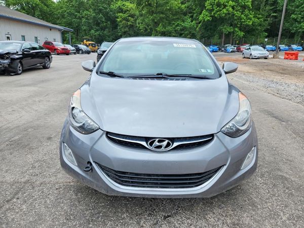 2012 HYUNDAI ELANTRA