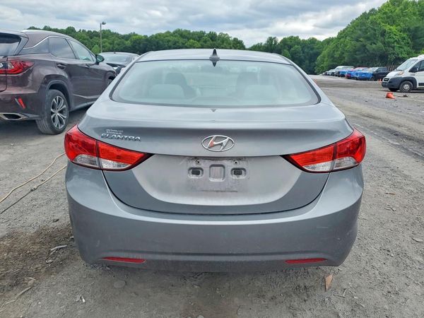 2012 HYUNDAI ELANTRA