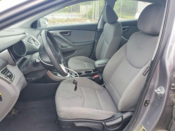 2012 HYUNDAI ELANTRA