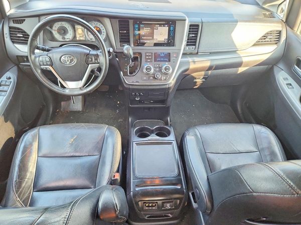 2015 TOYOTA SIENNA