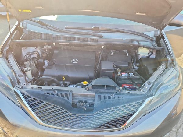 2015 TOYOTA SIENNA