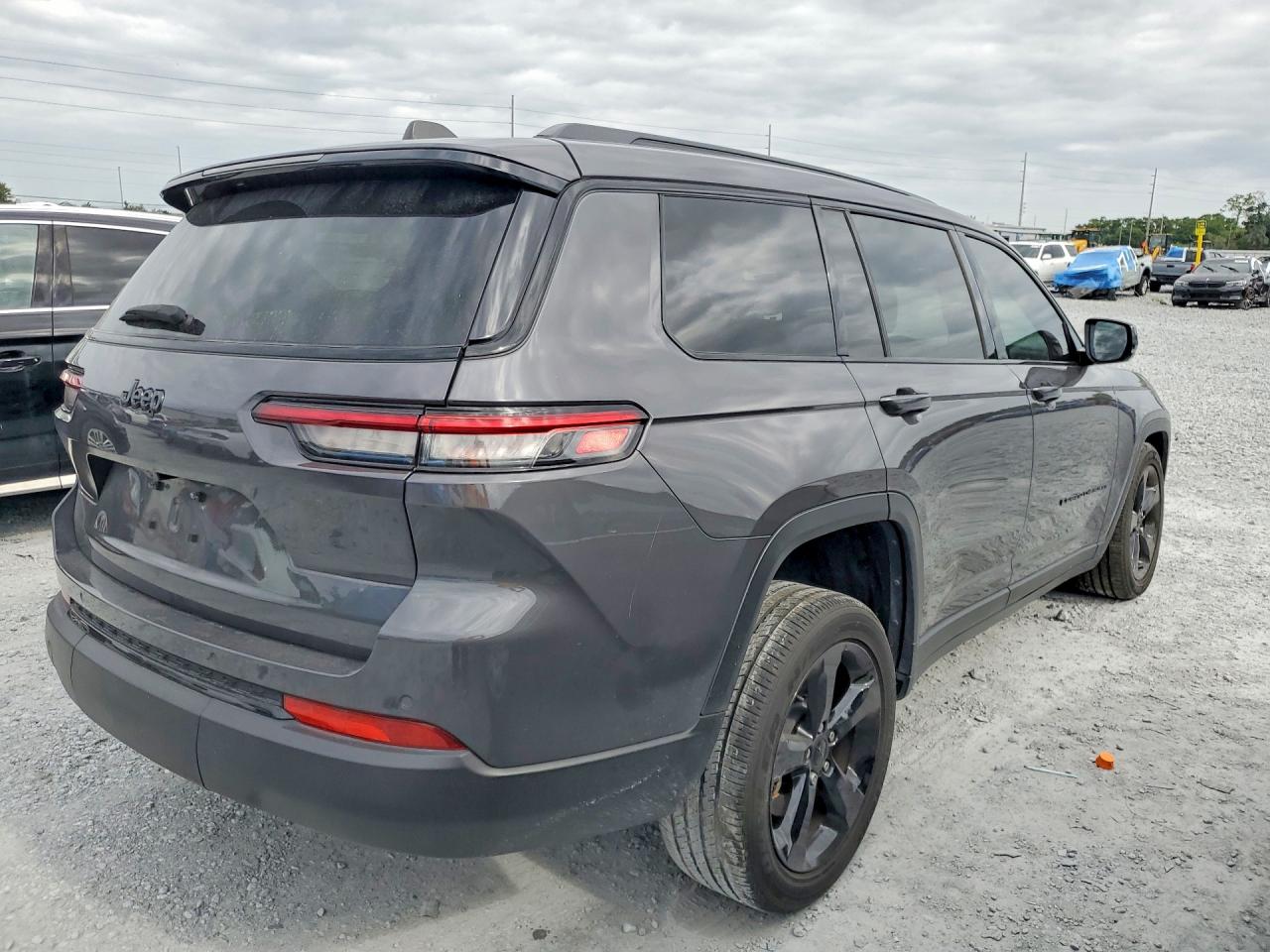 2025 JEEP GRAND CHEROKEE Laredo, Altitude