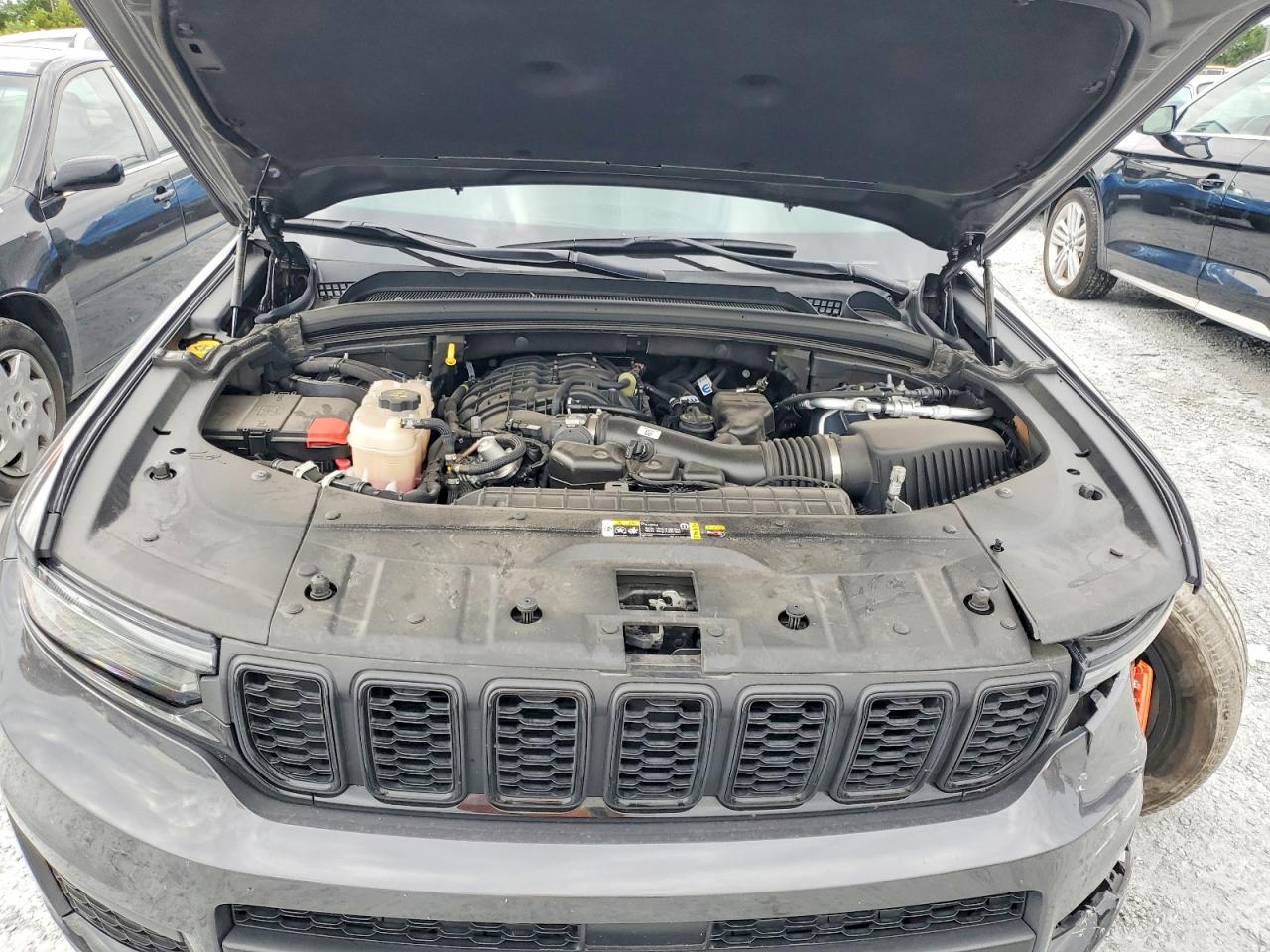 2025 JEEP GRAND CHEROKEE Laredo, Altitude