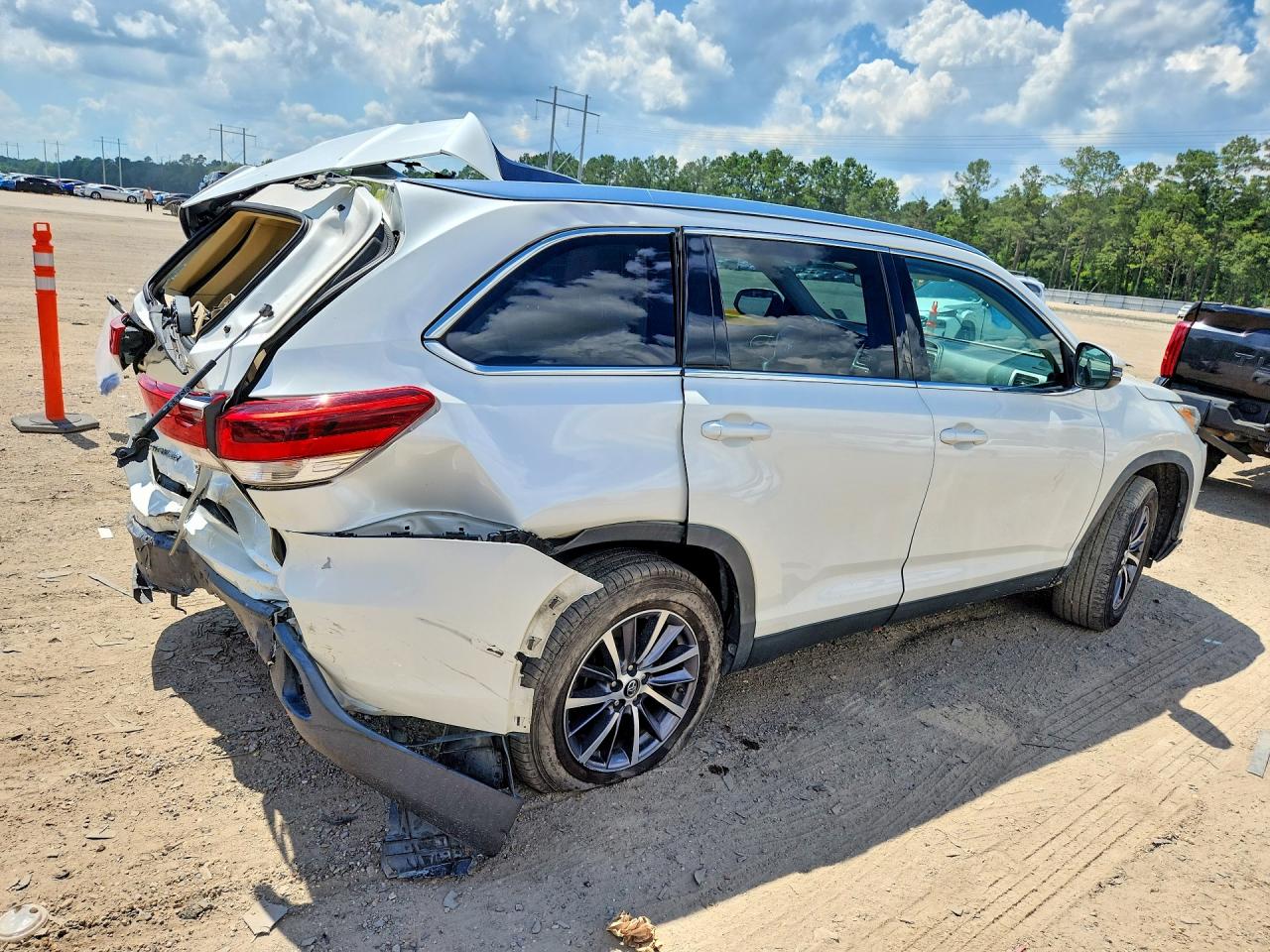 2019 TOYOTA HIGHLANDER SE/XLE