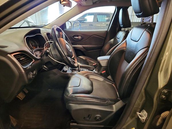 2019 JEEP CHEROKEE LATITUDE PLUS 4X4