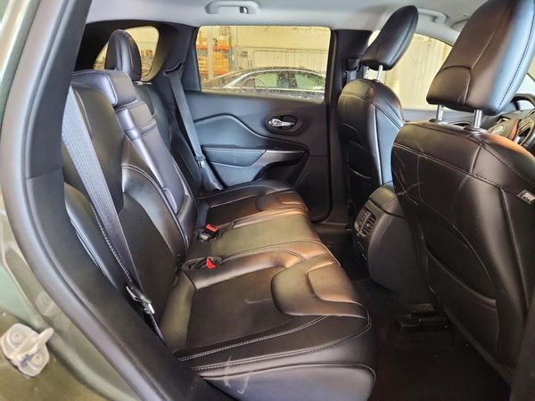 2019 JEEP CHEROKEE LATITUDE PLUS 4X4