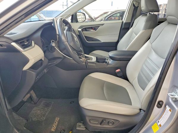 2019 TOYOTA RAV4 XLE Premium