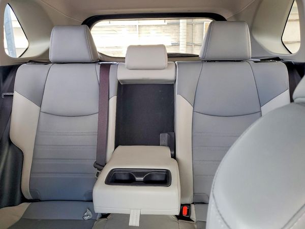 2019 TOYOTA RAV4 XLE Premium