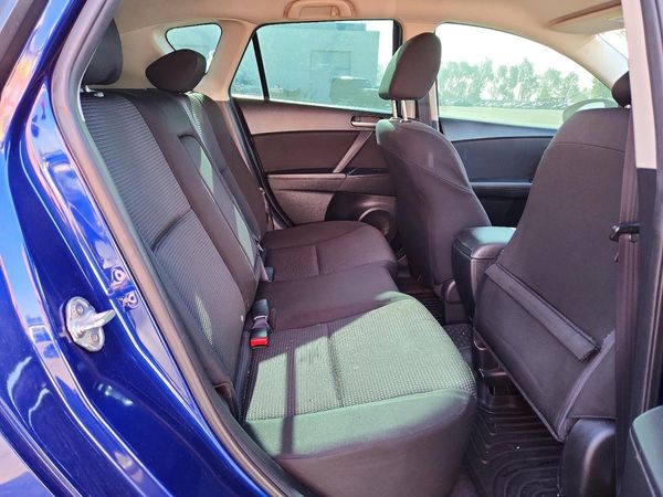 2013 MAZDA 3 Touring/GS