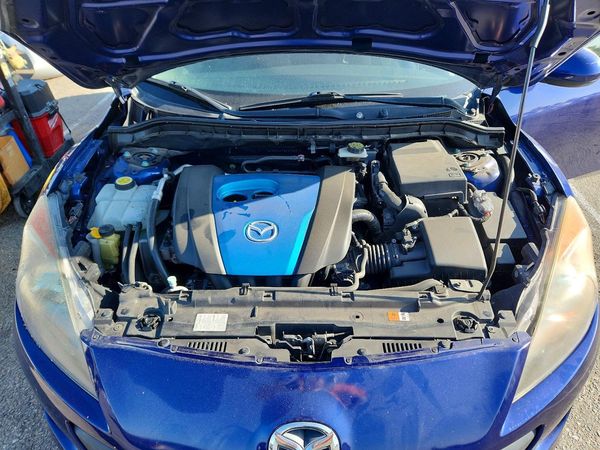 2013 MAZDA 3 Touring/GS