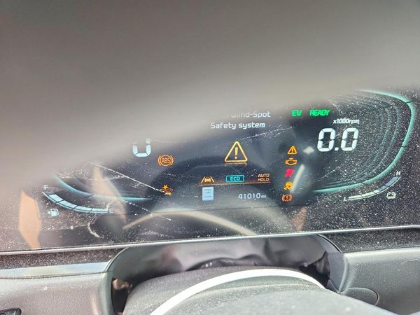 2023 KIA NIRO