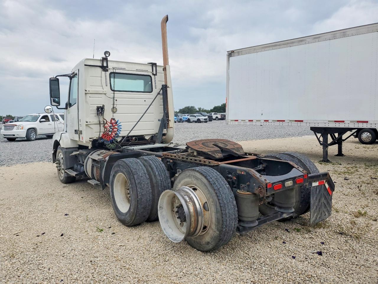 2009 VOLVO VN