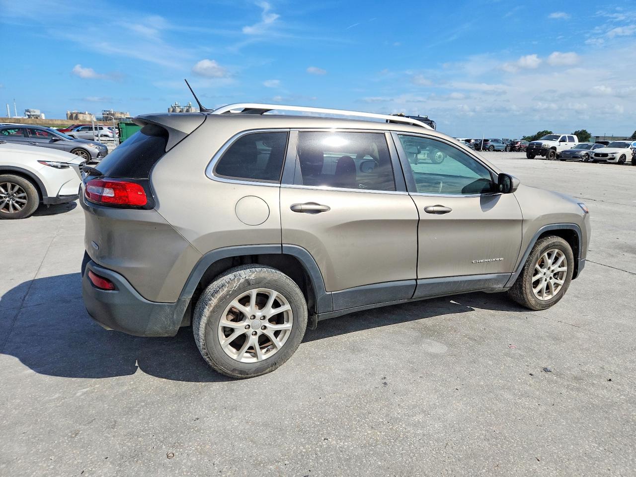 2017 JEEP CHEROKEE LATITUDE FWD