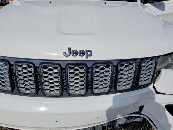 2020 JEEP GRAND CHEROKEE LAREDO 4X2