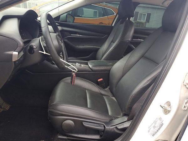 2023 MAZDA 3 Select Package