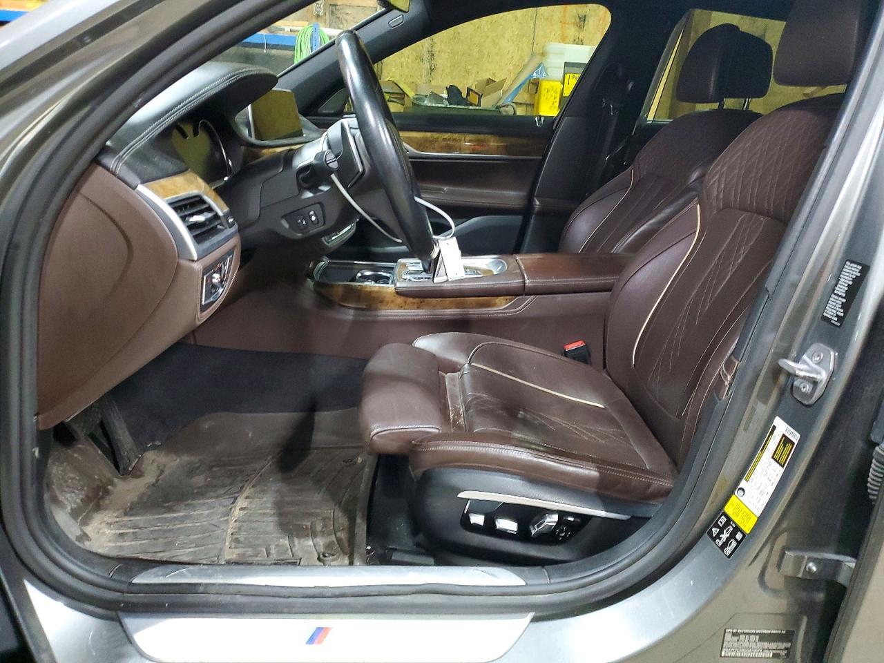2016 BMW 750 xDrive