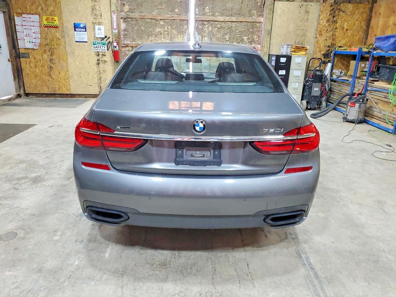 2016 BMW 750 xDrive