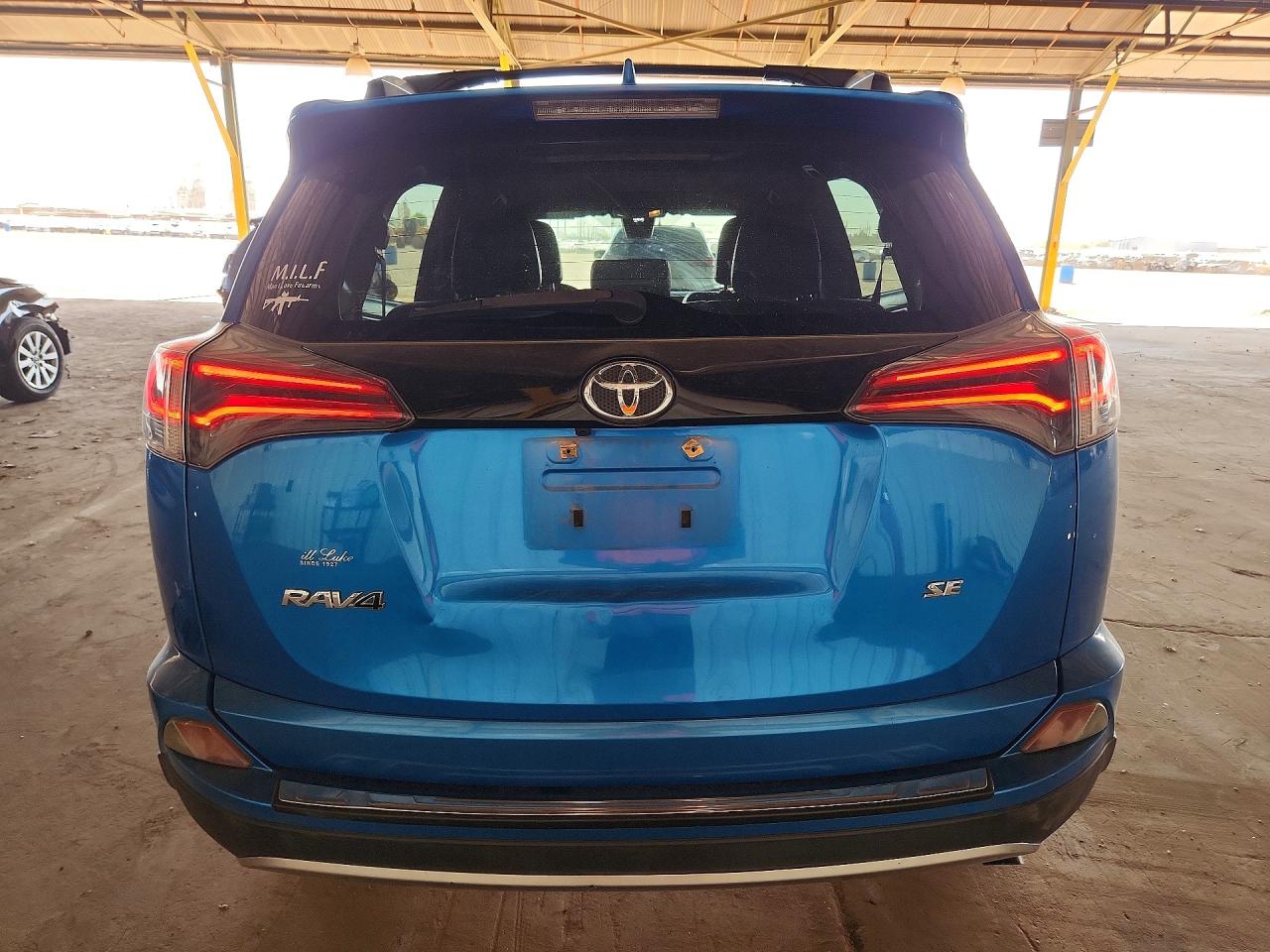 2018 TOYOTA RAV4 SE