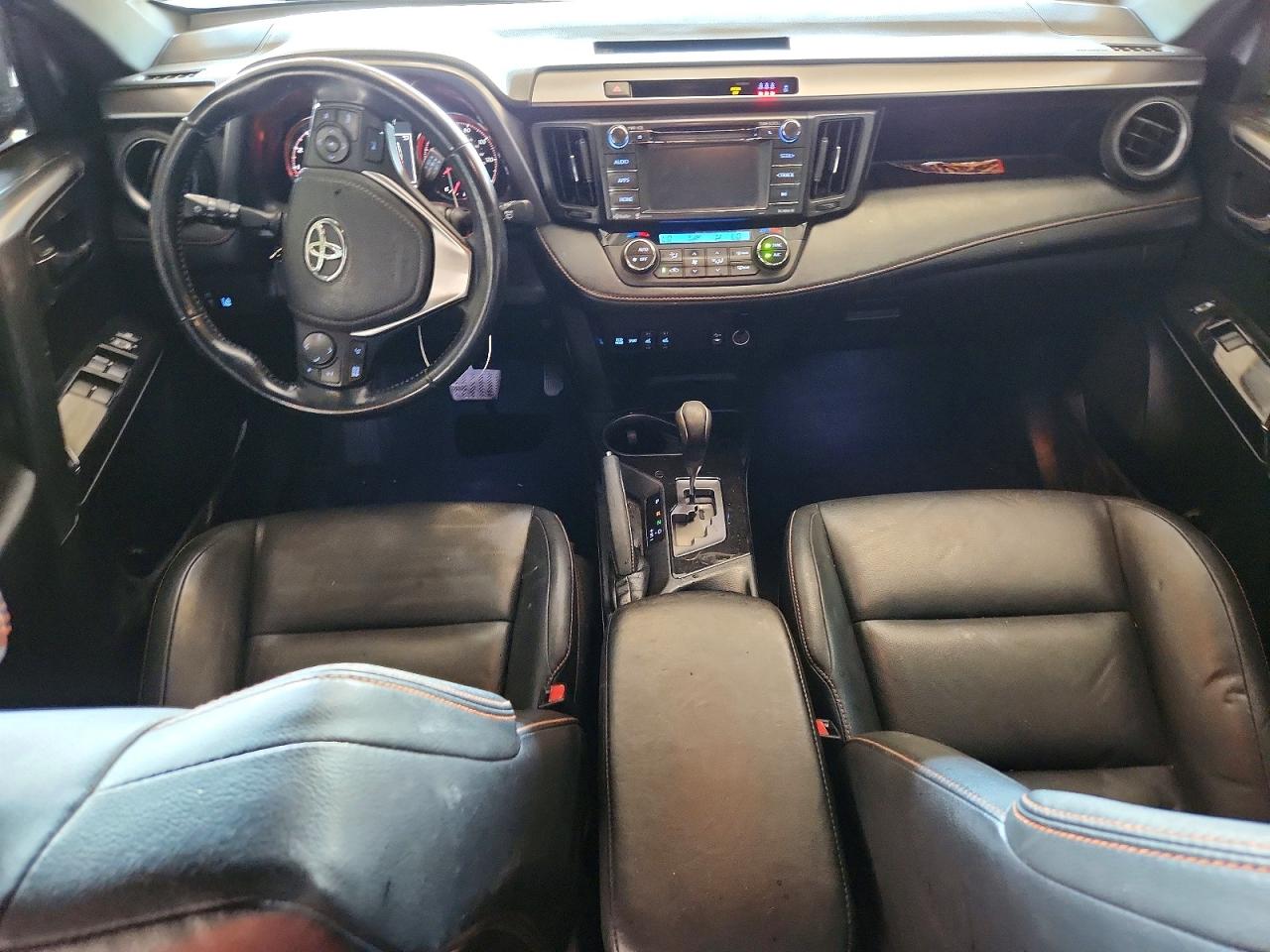 2018 TOYOTA RAV4 SE