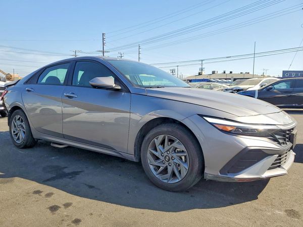 2024 HYUNDAI ELANTRA Blue