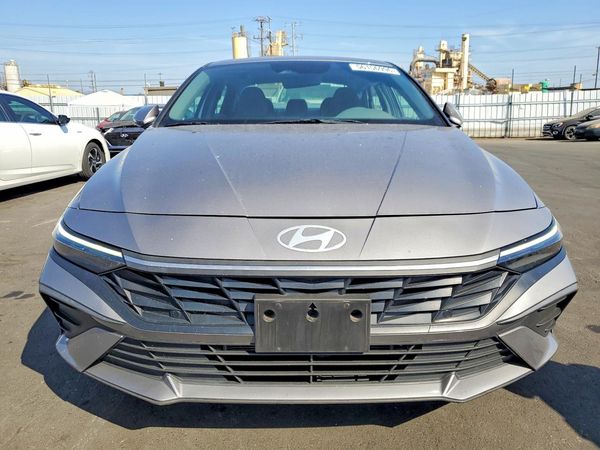 2024 HYUNDAI ELANTRA Blue