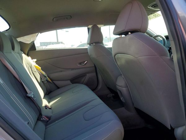 2024 HYUNDAI ELANTRA Blue