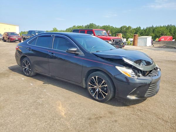 2017 TOYOTA CAMRY