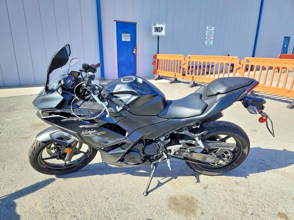 2026 KAWASAKI EX500
