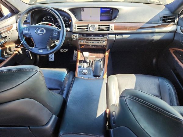 2017 LEXUS LS 460