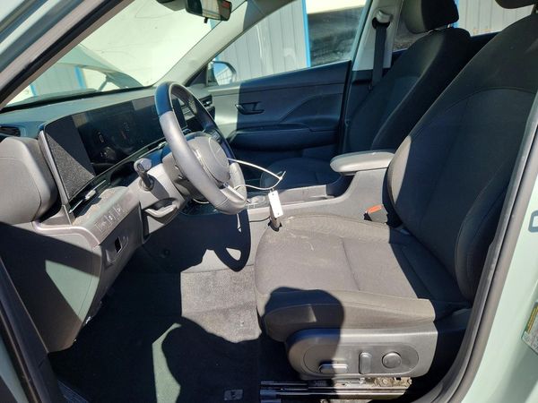 2024 HYUNDAI KONA SE