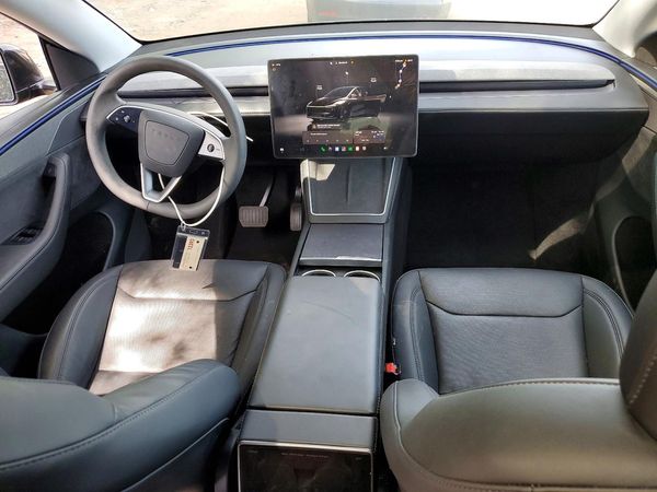2026 TESLA MODEL Y
